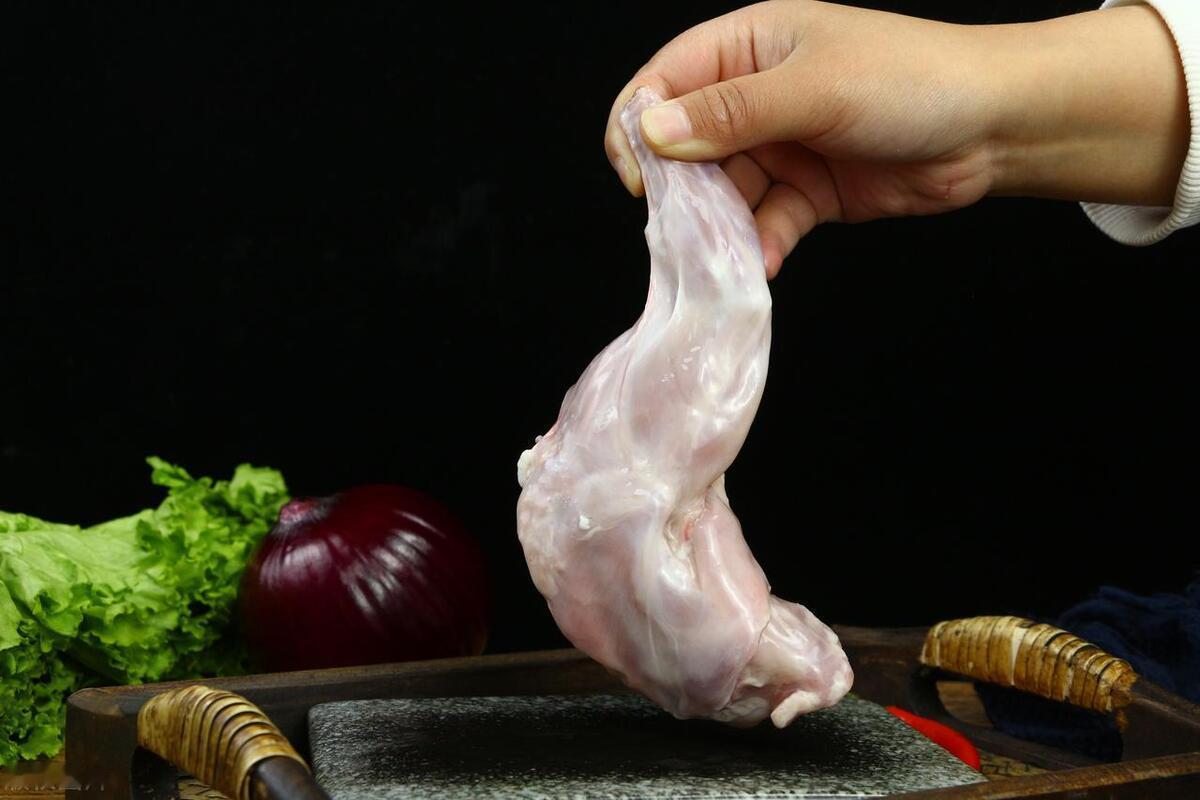 人只吃兔子肉真会饿死？答案是：真的！而且吃得越多死得越快 19世纪中叶，欧洲