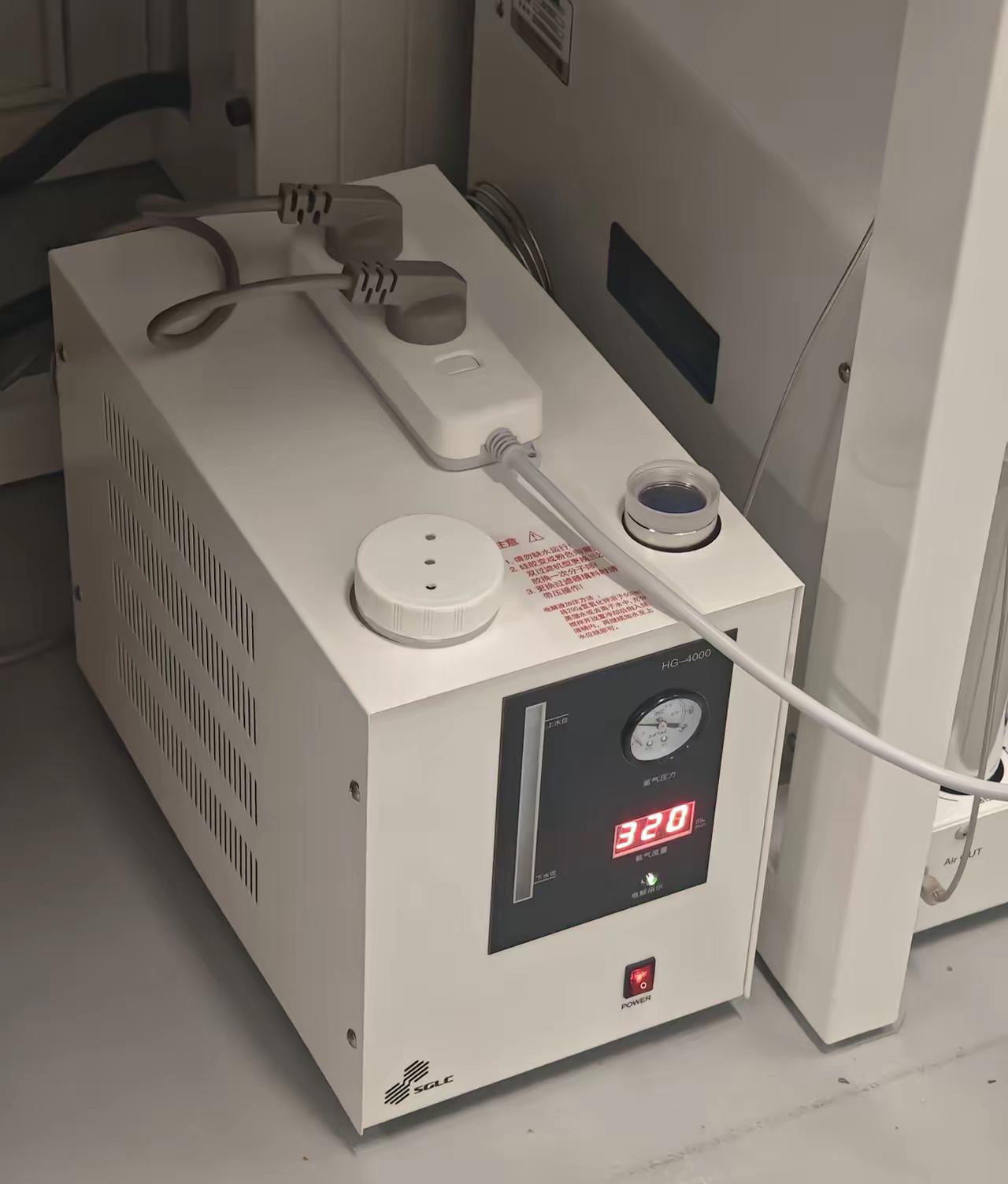 其实，他已经发现氢气泄露了，但是后面还是出事了！重庆大学某实验室的李某在做镁锂合