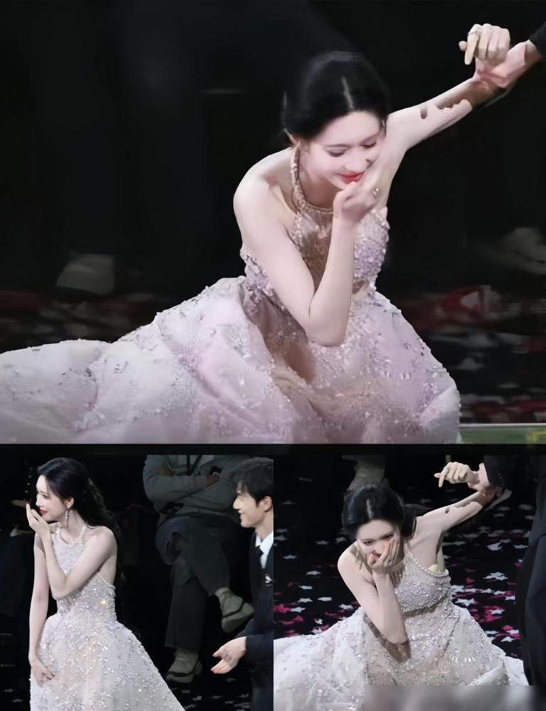 一跤摔出247%热度暴涨，孟子义踩碎了娱乐圈最虚伪的规则。起因是孟子义在走红