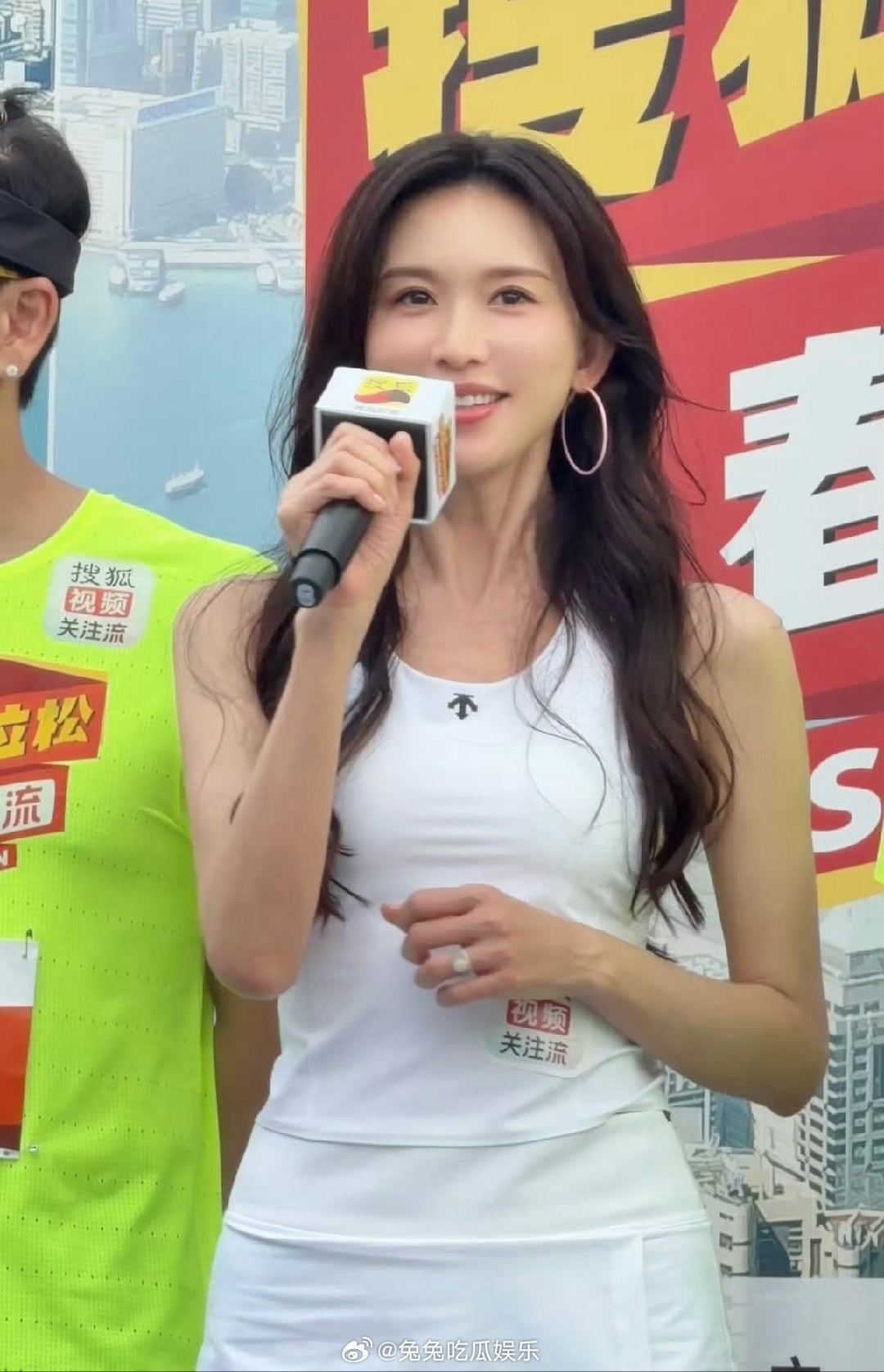 林志玲51岁体态风韵犹存啊