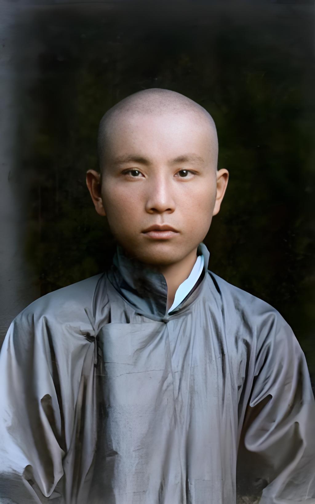 姜进寿，直隶河间府（今河北沧州一带）人，约1890年代净身入宫，隶属长春宫，为