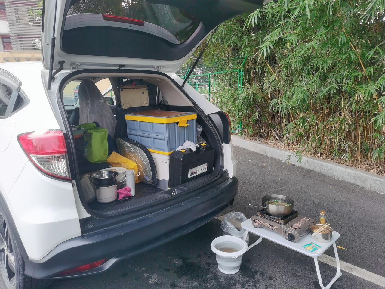 在佛山丹灶服务区睡了一宿，早起煮了一锅荞麦面，这就是我一天的饭，顶饱还控糖！9点