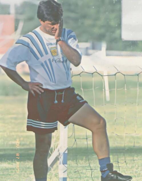 雷东多不剪头发，帕萨雷拉直接让他走人。不是发型的事，是谁说了算。那届世界杯，