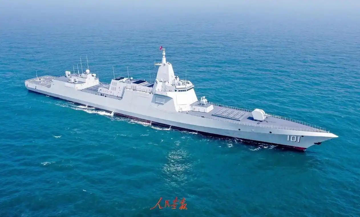 十年前南海对峙，咱们把28艘驱逐舰全拉出去，7艘还是老掉牙的051，只能拿命去拼