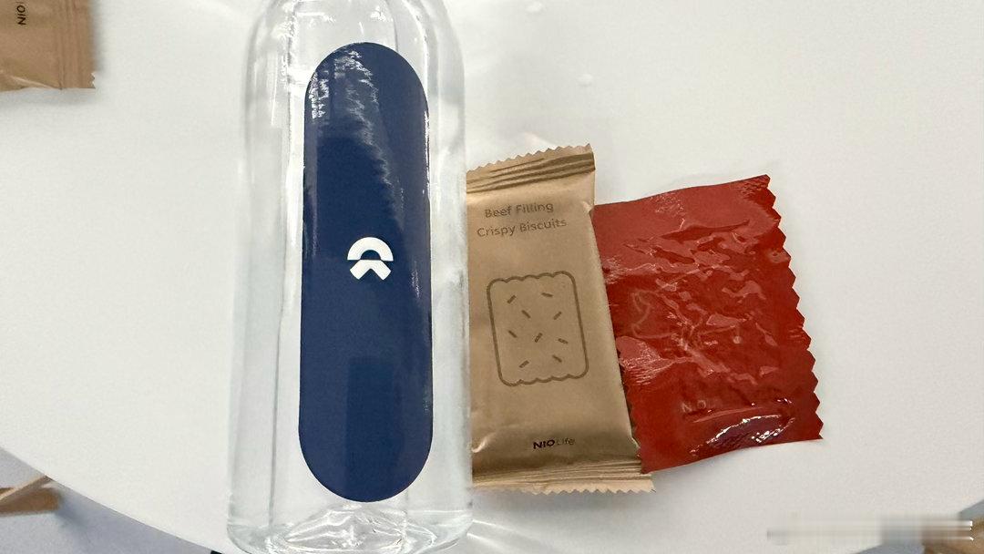 看来蔚来ES9是豁出去了，搞CBU了小一年，蔚来的大型活动上NIOLife的小