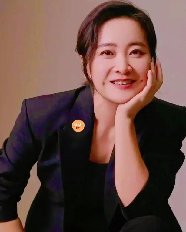 贾玲拍《你好，李焕英》卖了54.13亿，贾玲最后拿进自己腰包的钱是9065万。那