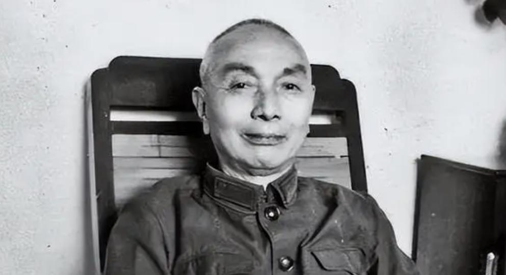 1981年，已退休的郭汝瑰来到南京杜聿明的家中。杜聿明曾是国民党著名将领，而郭汝