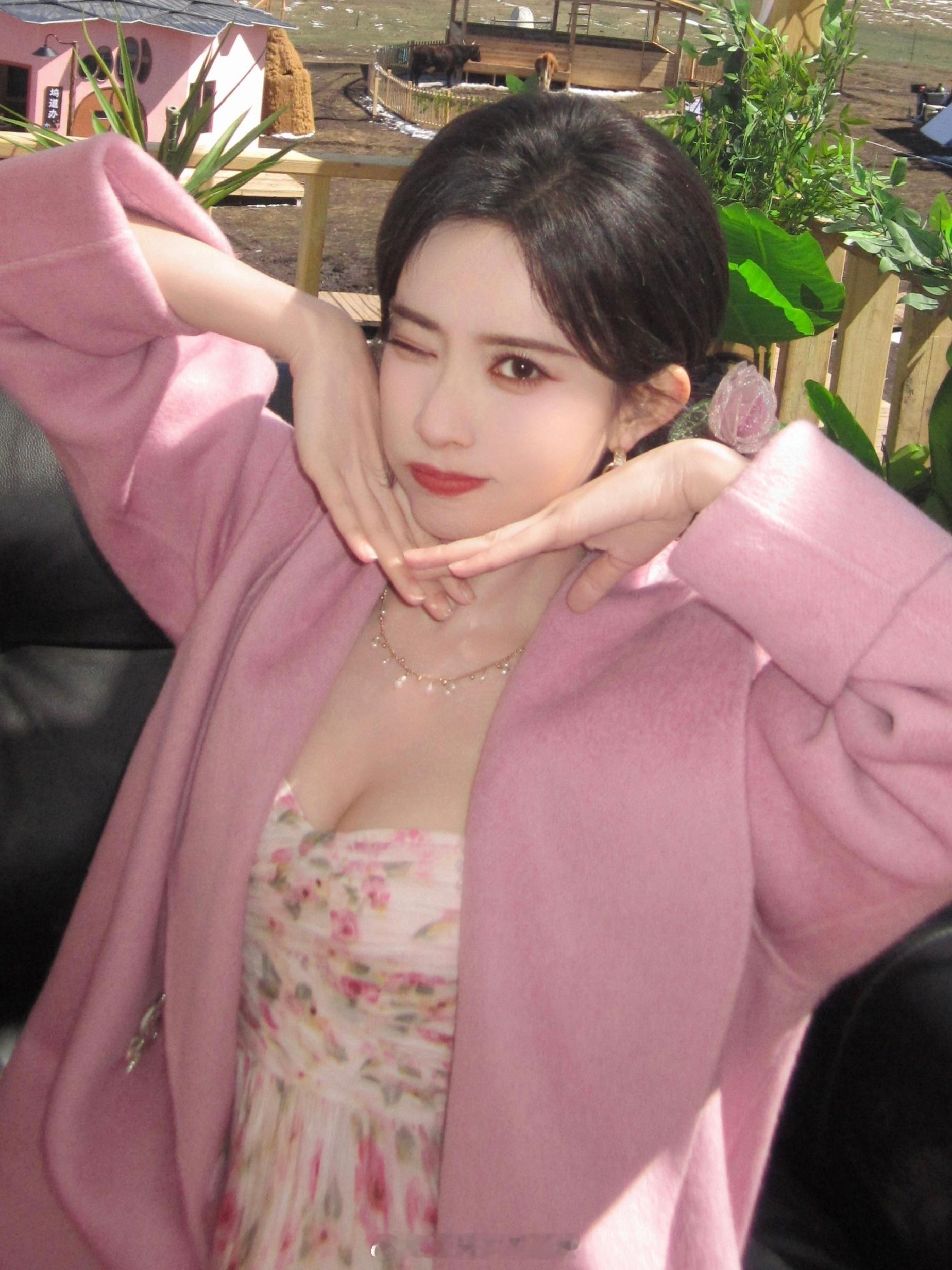 桃花坞6只留一个人就是孟子义孟子义桃花坞营业照孟姐好美好明媚🥰​​​