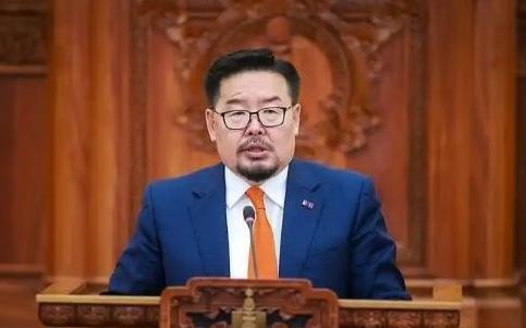 蒙古这回真是变了样！新总理一上台，就当着中国的面，把边境上几十年的老难题一股脑敲