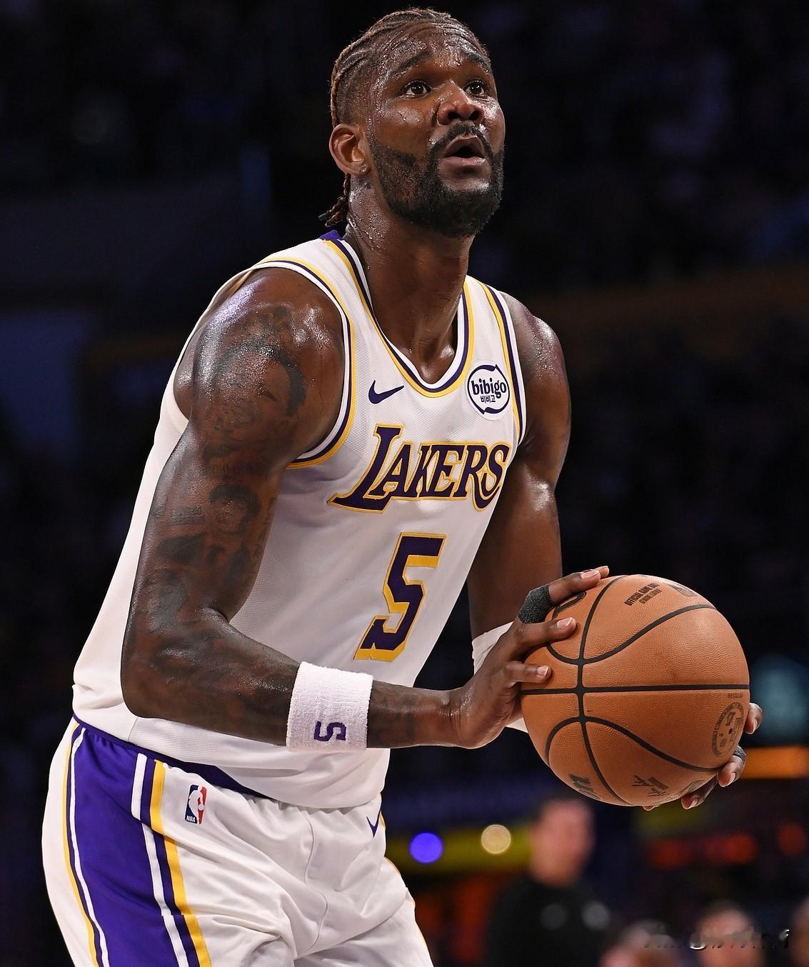 说来说去！艾顿还是在太阳队表现最好：1、在太阳——艾顿打了303场，场均16