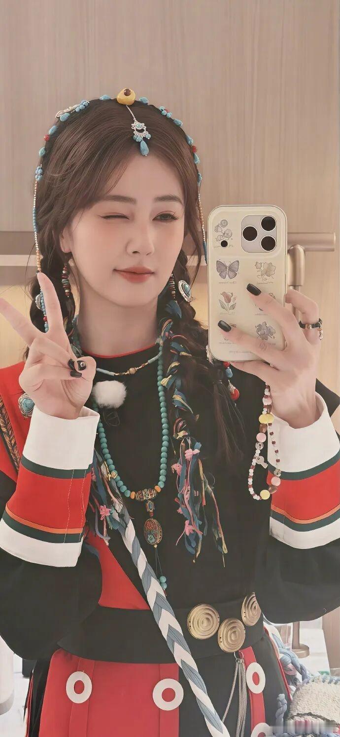 白鹿女装牛仔裤还是来看看白鹿其他的造型吧，不要纠结裤子！！！