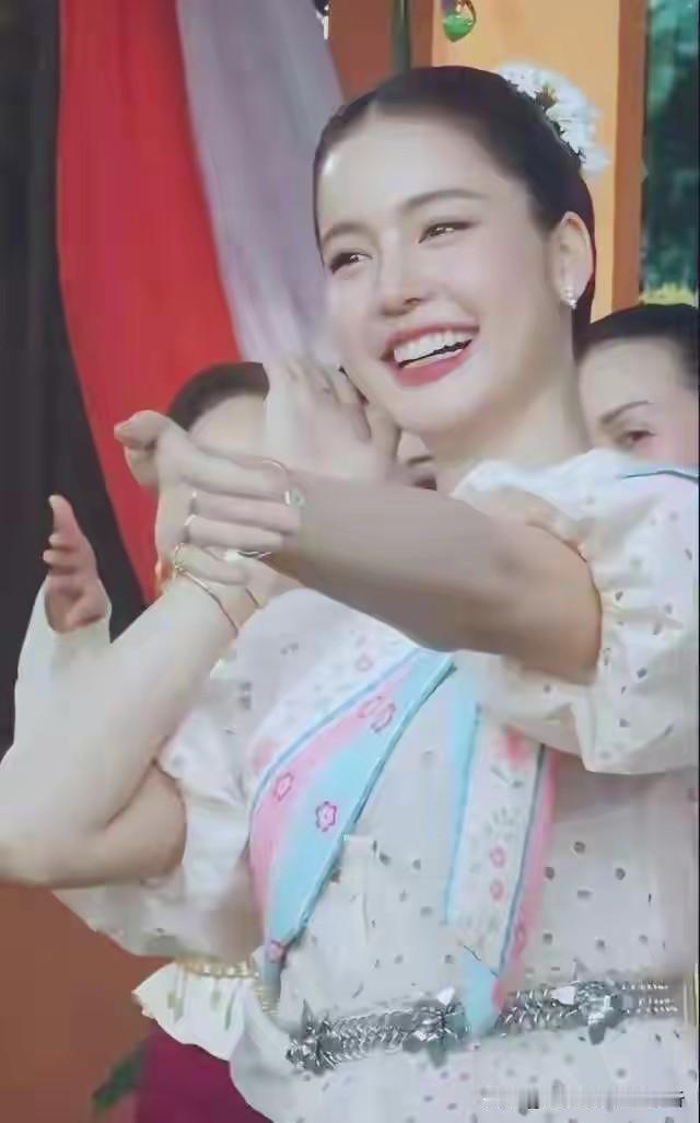 唇红齿白旺夫脸[赞]