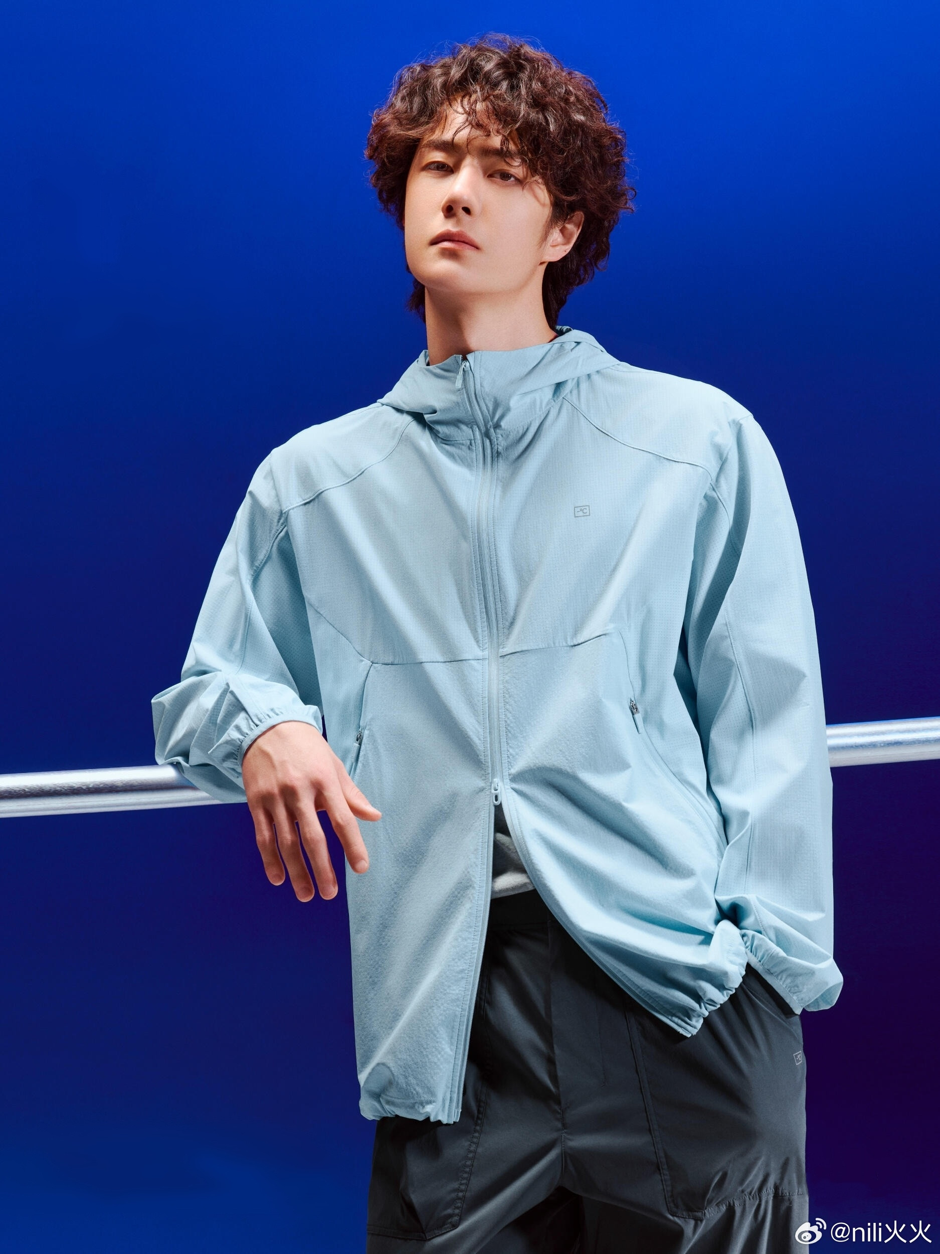 一波新图！巴掌脸和宽肩，什么牌子都给你穿出高奢感，王一啵太绝了吧！