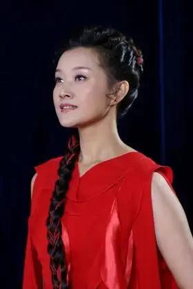 39岁高龄生子只是幌子？宋祖英退圈内幕，藏在10万元保姆案里！别再猜宋祖