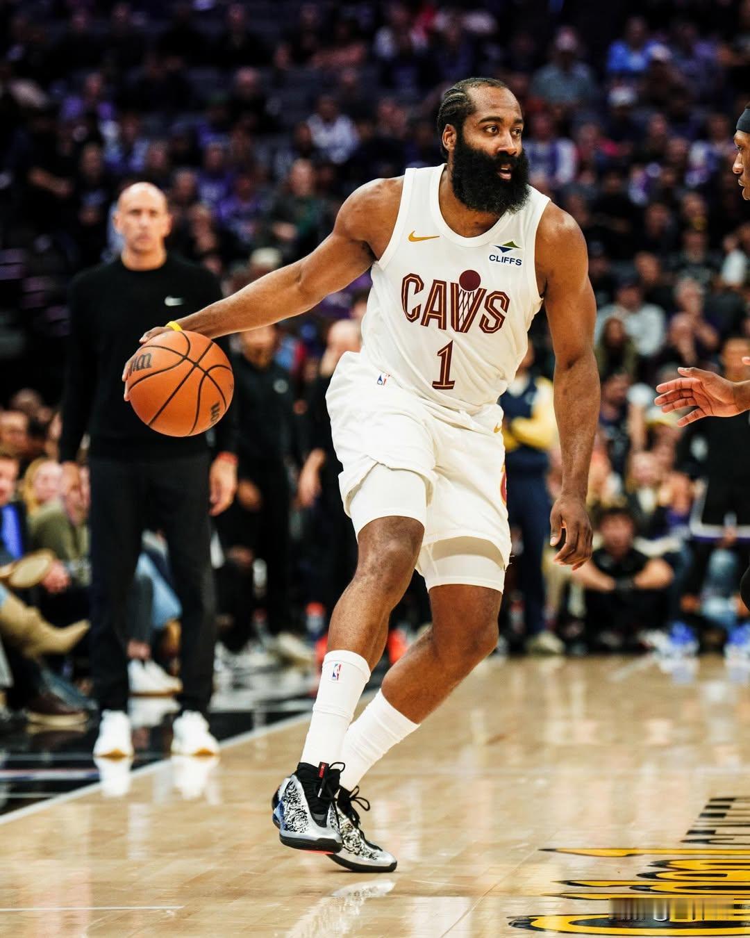 哈登空降激活骑士全阵，阿伦吃饼吃到撑，登米组合首秀即巅峰！阿伦直呼得分太简