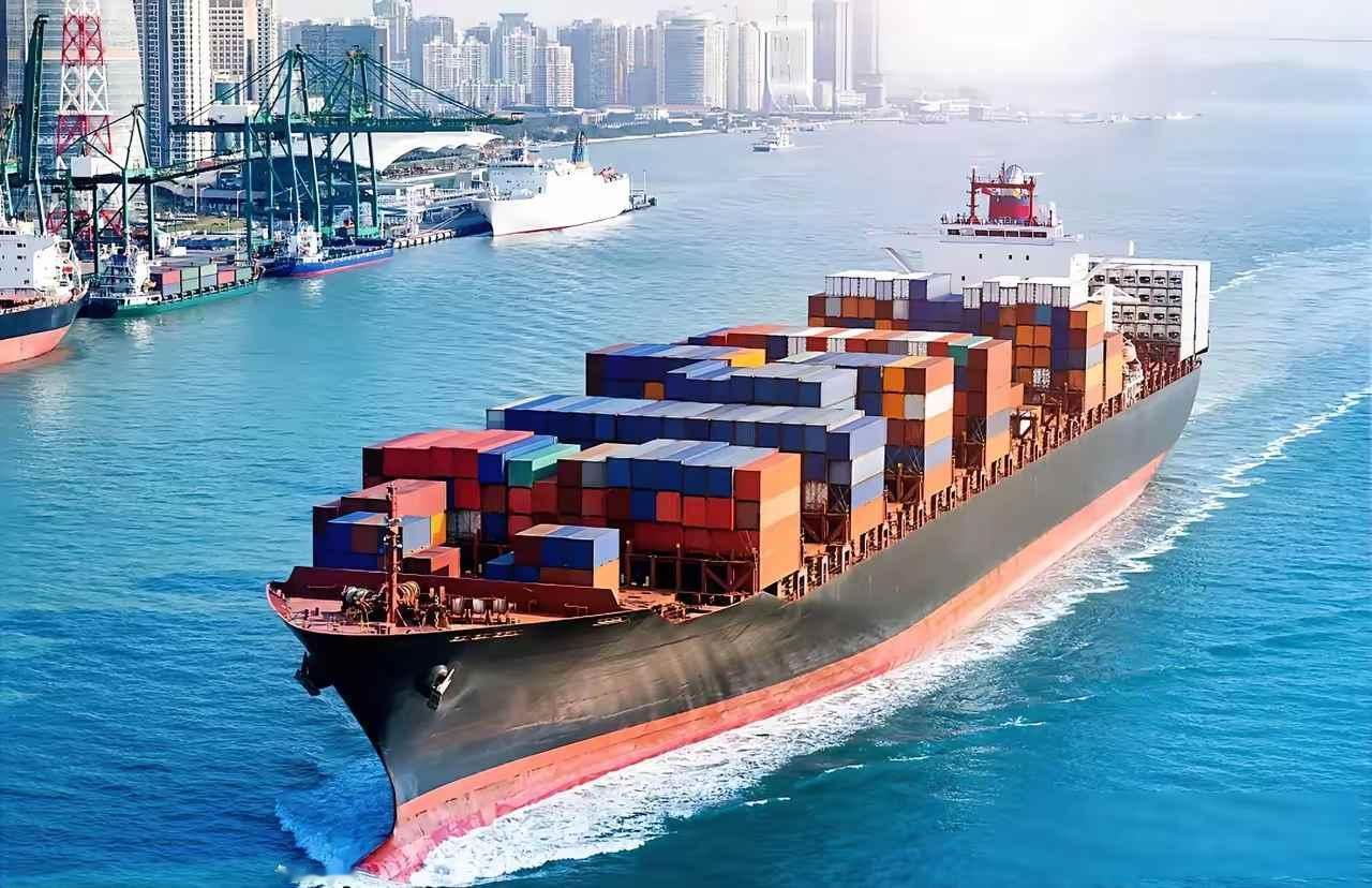 美国收港税，中国四倍还击，海运账单谁来埋单？最近听说美国港口开始对中国货轮收