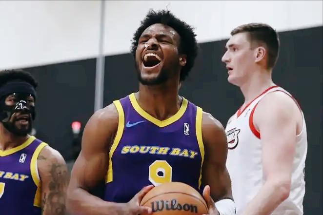 你还说布朗尼，就是有位詹姆斯这样的靠山吗？这一场背靠背打与开拓者的二番战，包括老