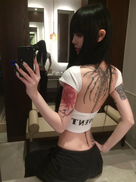 好喜欢我的后背纹身