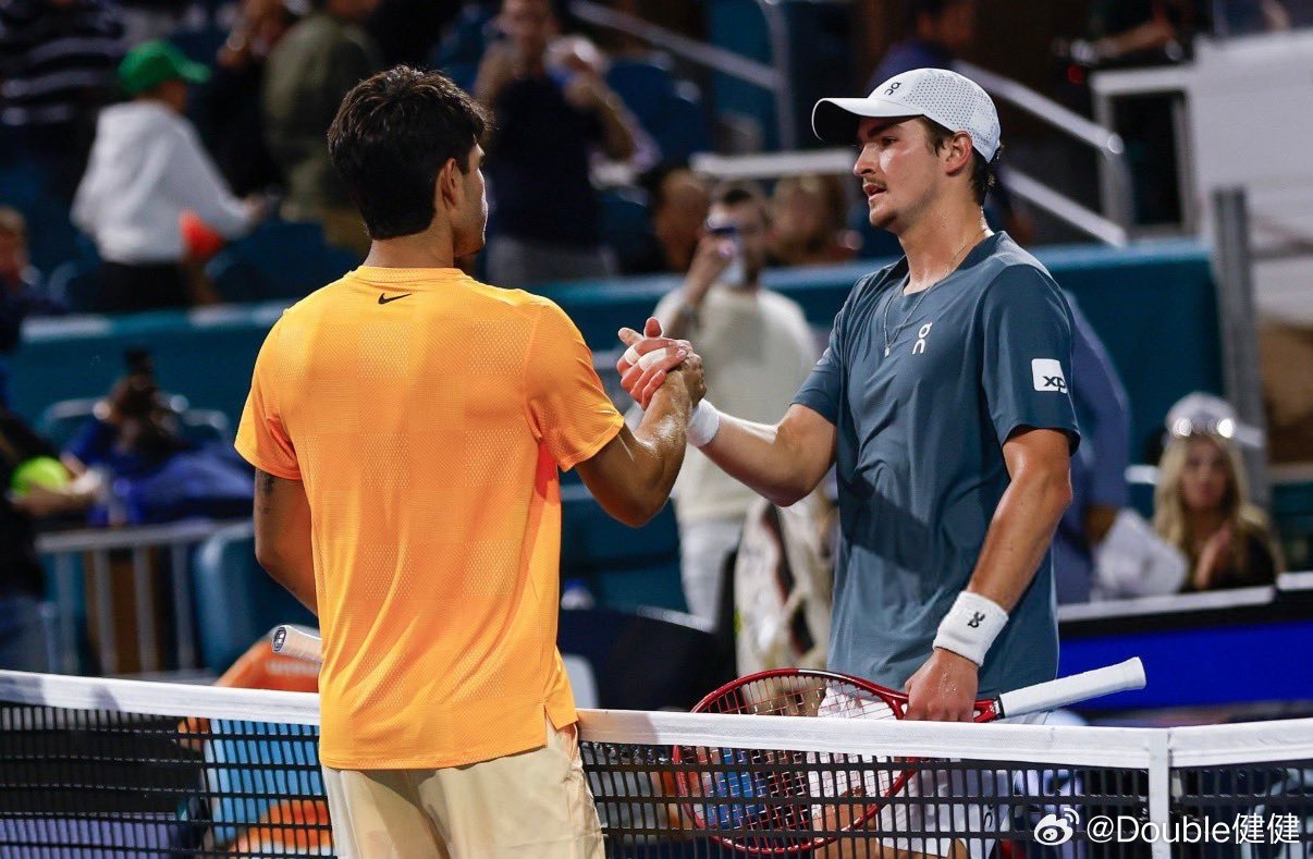 丰塞卡谈辛纳和阿卡的区别：“我觉得这帮助我理解了。当然，这是不一样的比赛类型。阿