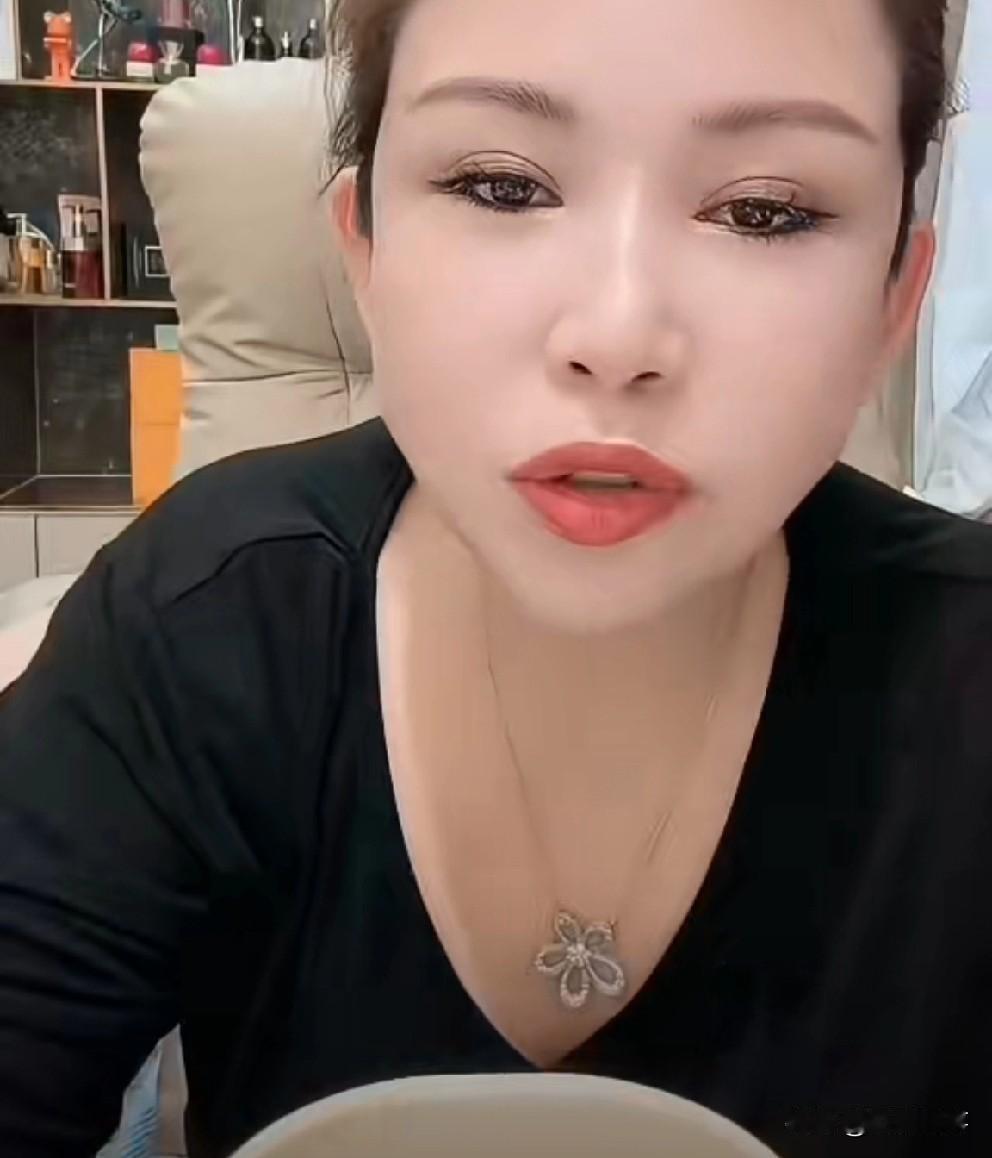 驴姐了解老狗、白雨两边的苦楚后,立场变的摇摆不定!出于三个未成