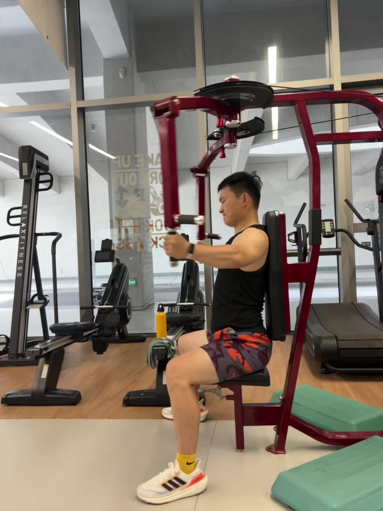 戒烟戒了2年半 健身健了一年半  ， 干就完了 。
