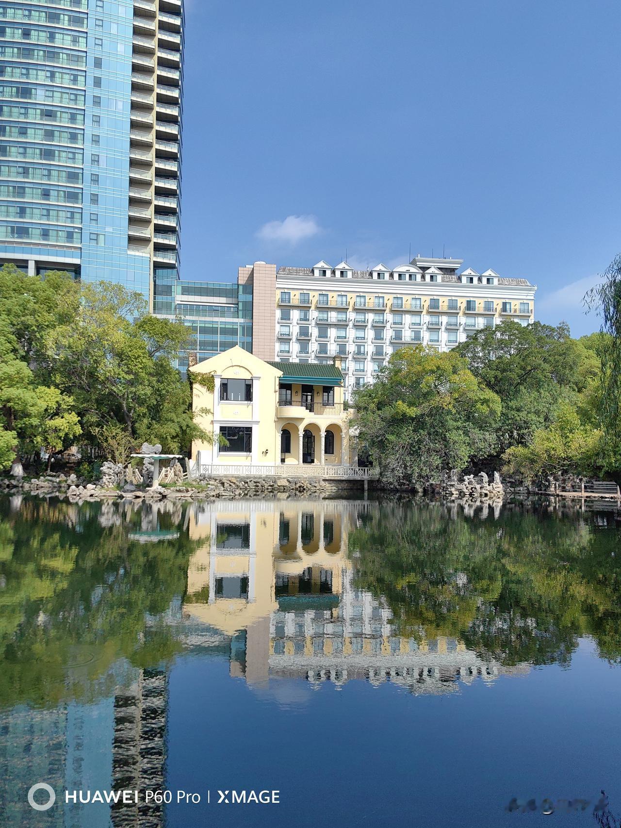 锐评：“领导不走我不走”，是表演，不是敬业人民日报这一评，戳破了职场最虚伪