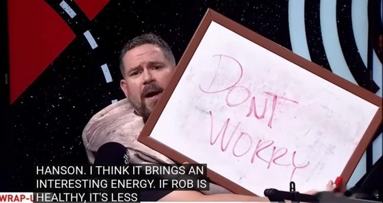 开拓者队记DannyMarang在播客节目中谈到了杨瀚森的表现。主持人：“我仍