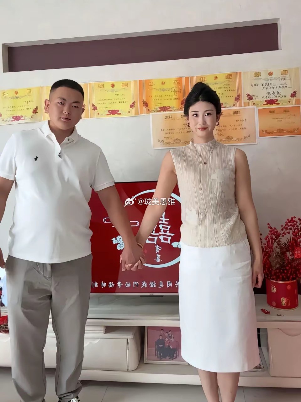 就算已经订过婚，估计小伙子也不敢跟未婚妻同居吧？