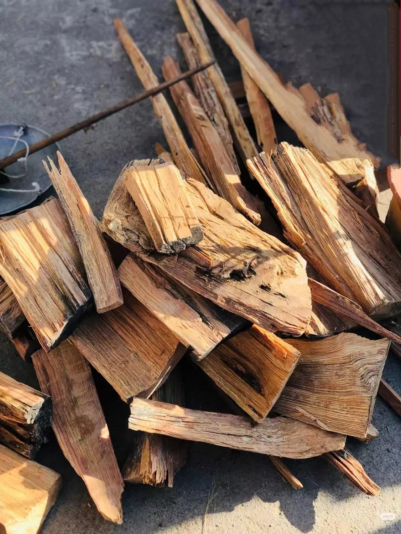 大家都认识这个吧？[红脸笑]还是在云南隐居的时候，看到乡村集市上有卖这个的，不知