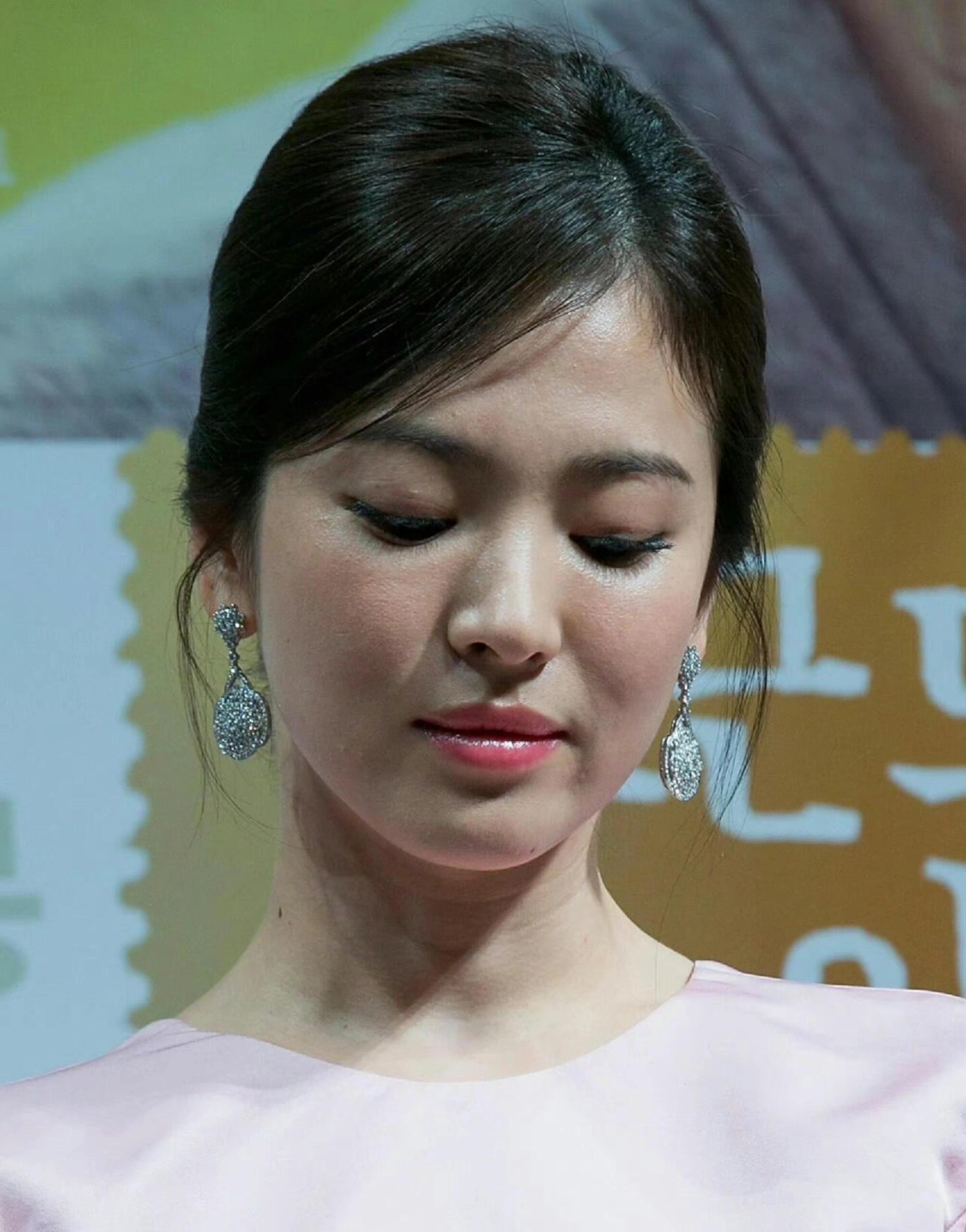 宋慧乔好牛的面部平整度