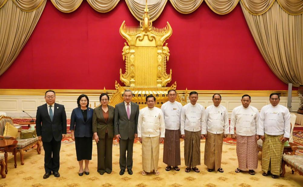 缅甸答应中国了当地时间4月25日，缅甸终于等到了中国的到来，他们十分的开心，包