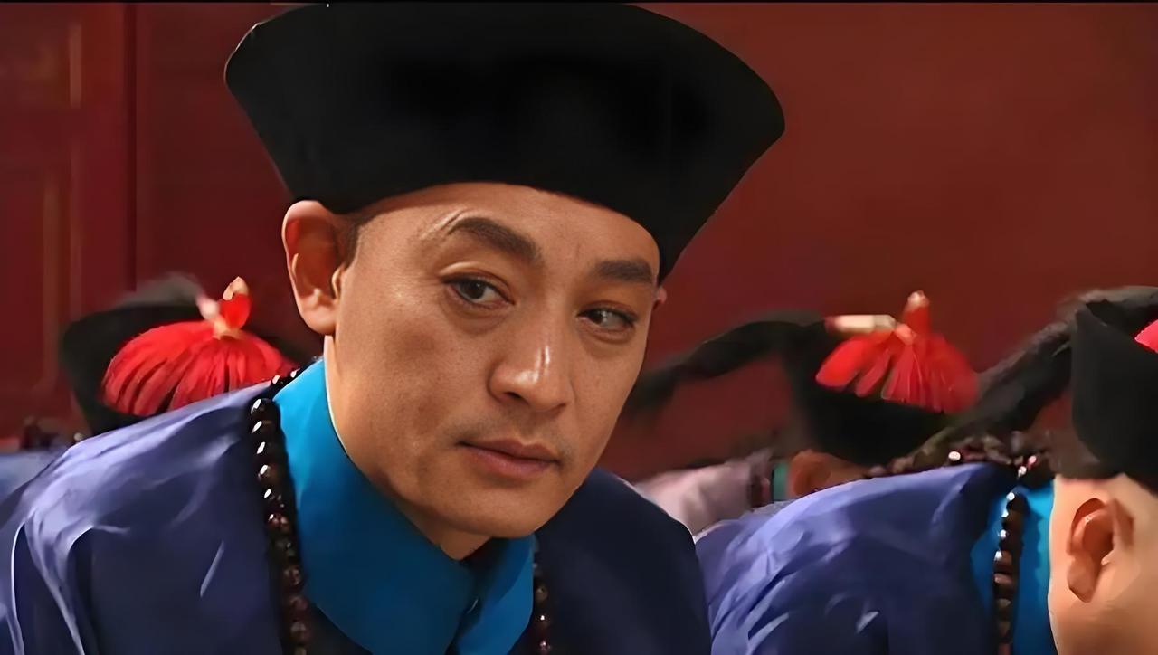 正史记载，雍正八年五月，怡亲王胤祥病逝，雍正亲自临丧，悲痛到辍朝三日。老三胤