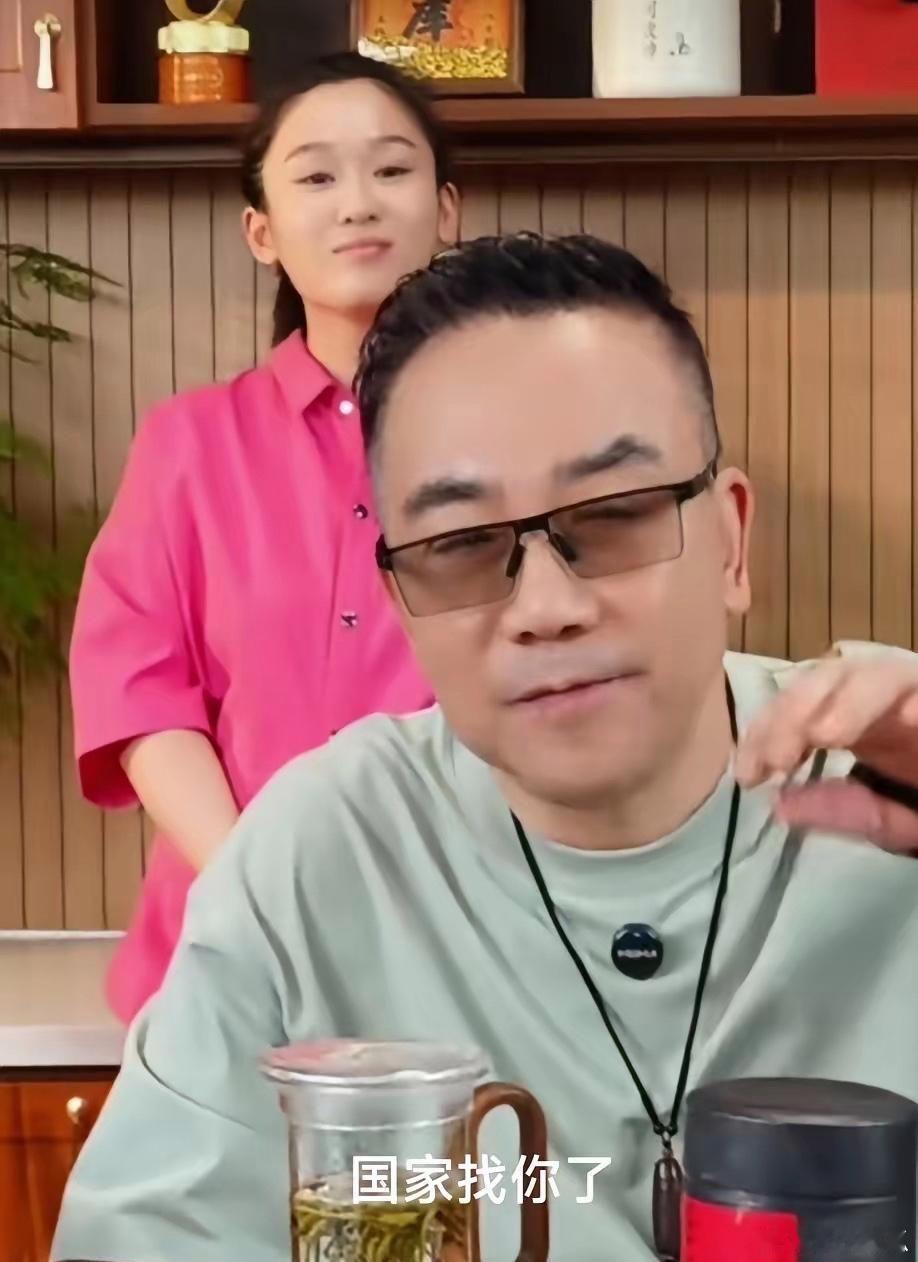 杨议直播的时候，说到郭德纲改红歌，他说到，让你瞎改，这回老实了吧，国家找你了，什