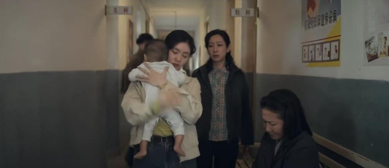 《主角》这部剧自从易青娥和刘红兵结婚后，苦日子就来了。先是易青娥和刘红兵都没