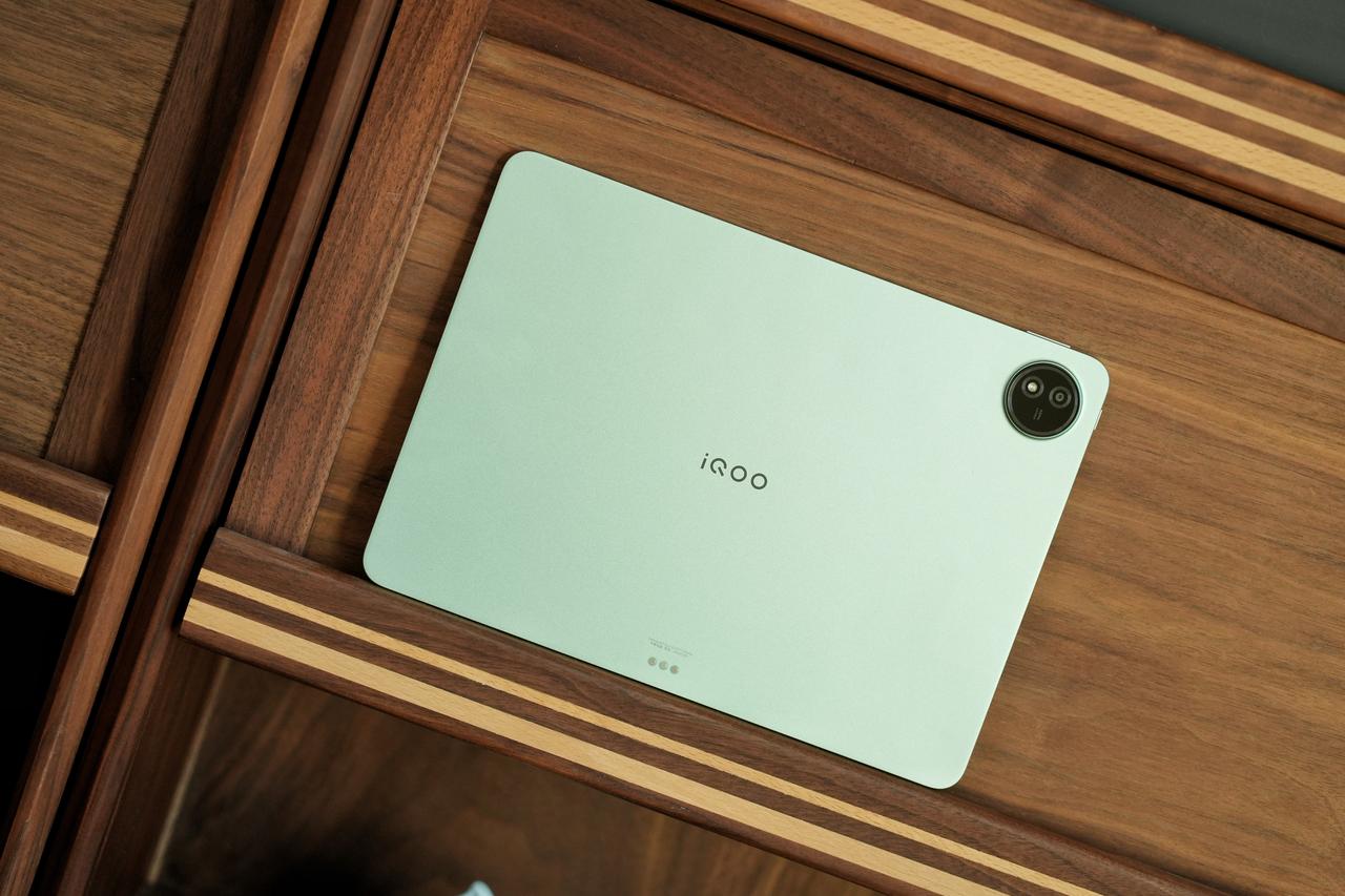 《开箱北京JDG战队同款平板iQOOPad5e》iQOO平板pad1