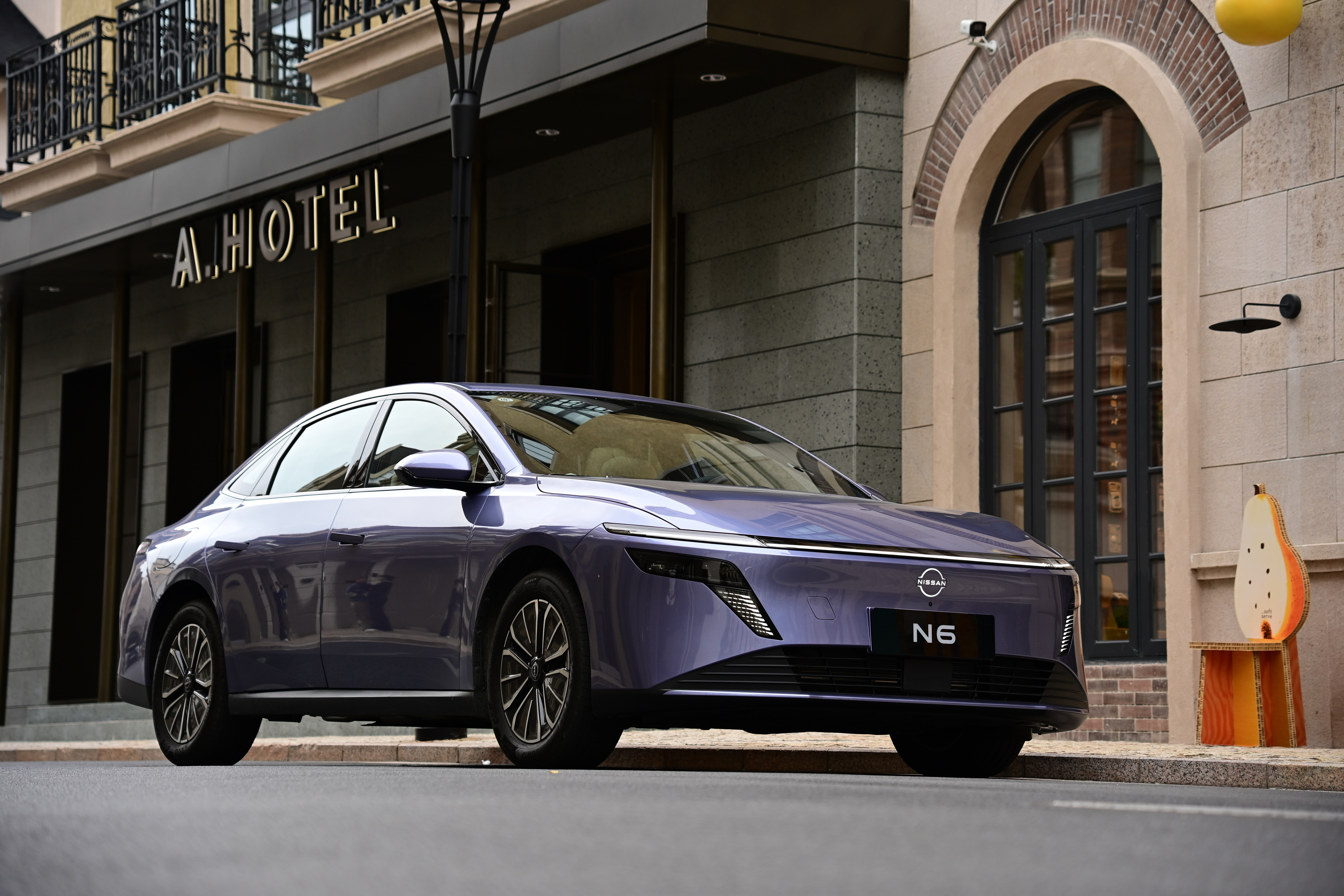 日产N6这车很值得推荐的一个点就是，对于尤其是东北地区的年轻用户而言，同价位你没