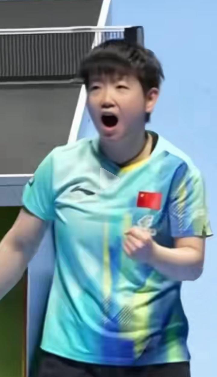 莎莎是真牛太厉害了，她的球技无人能敌，无人能比，打得太漂亮！莎莎在赢下关键分那