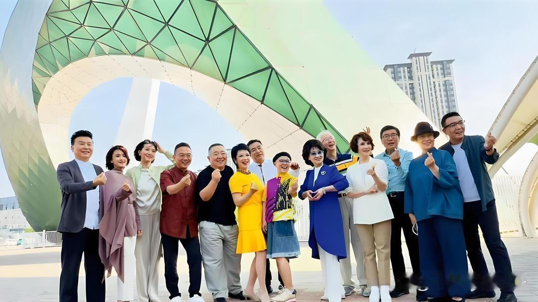央视退休主持人大聚会！