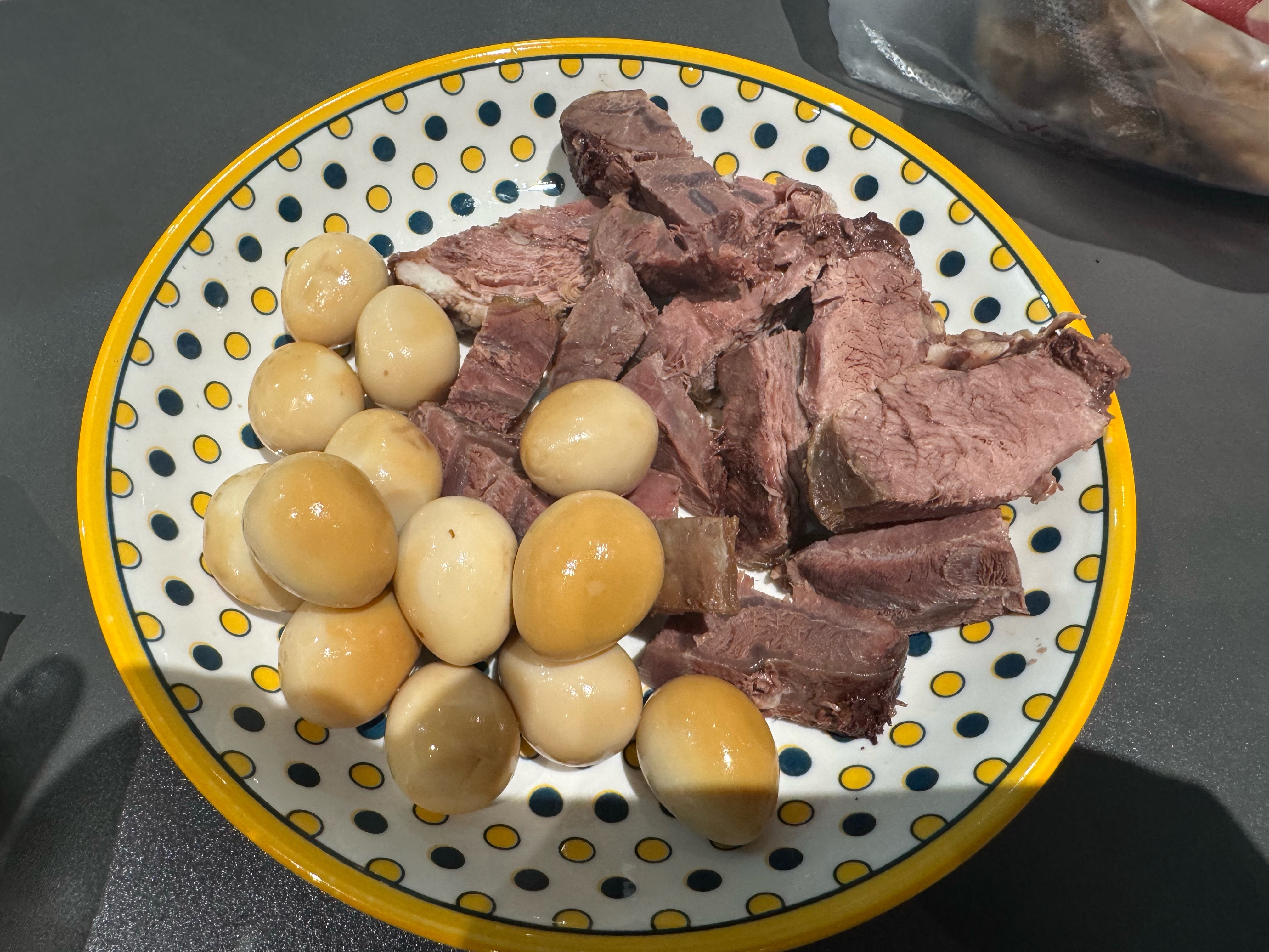 发现个好棒的熟食店.练完吃这些比外卖所谓的轻食健康多了.牛肉+小蛋.我之后出差也