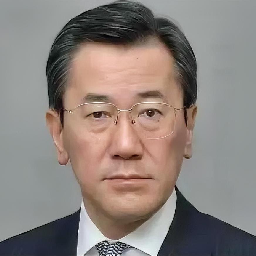 近日，日本极右翼政客山上信吾叫嚣称：中国太过分了，无端制裁日本两用物项也就算了，