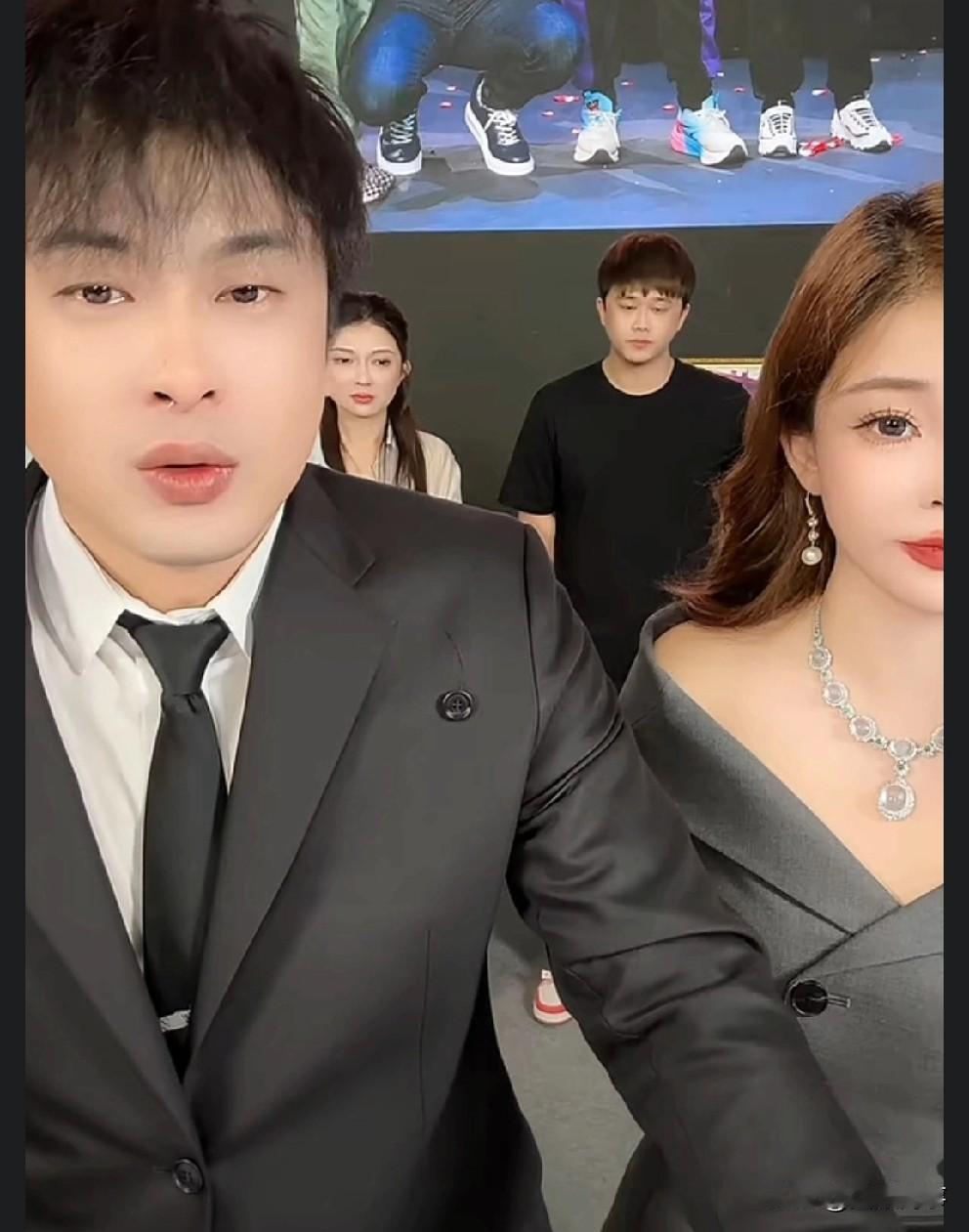 辛选用户怒诉辛巴，你的眼光真好，六年培养出来的什么，你不出来说话，让我们跟着寒心