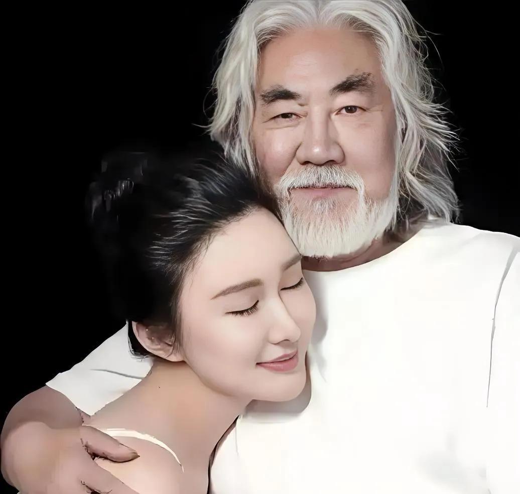 杜星霖没靠老公，靠的是脑子。张纪中没被榨干，是自己点头干的。14天卖1.18