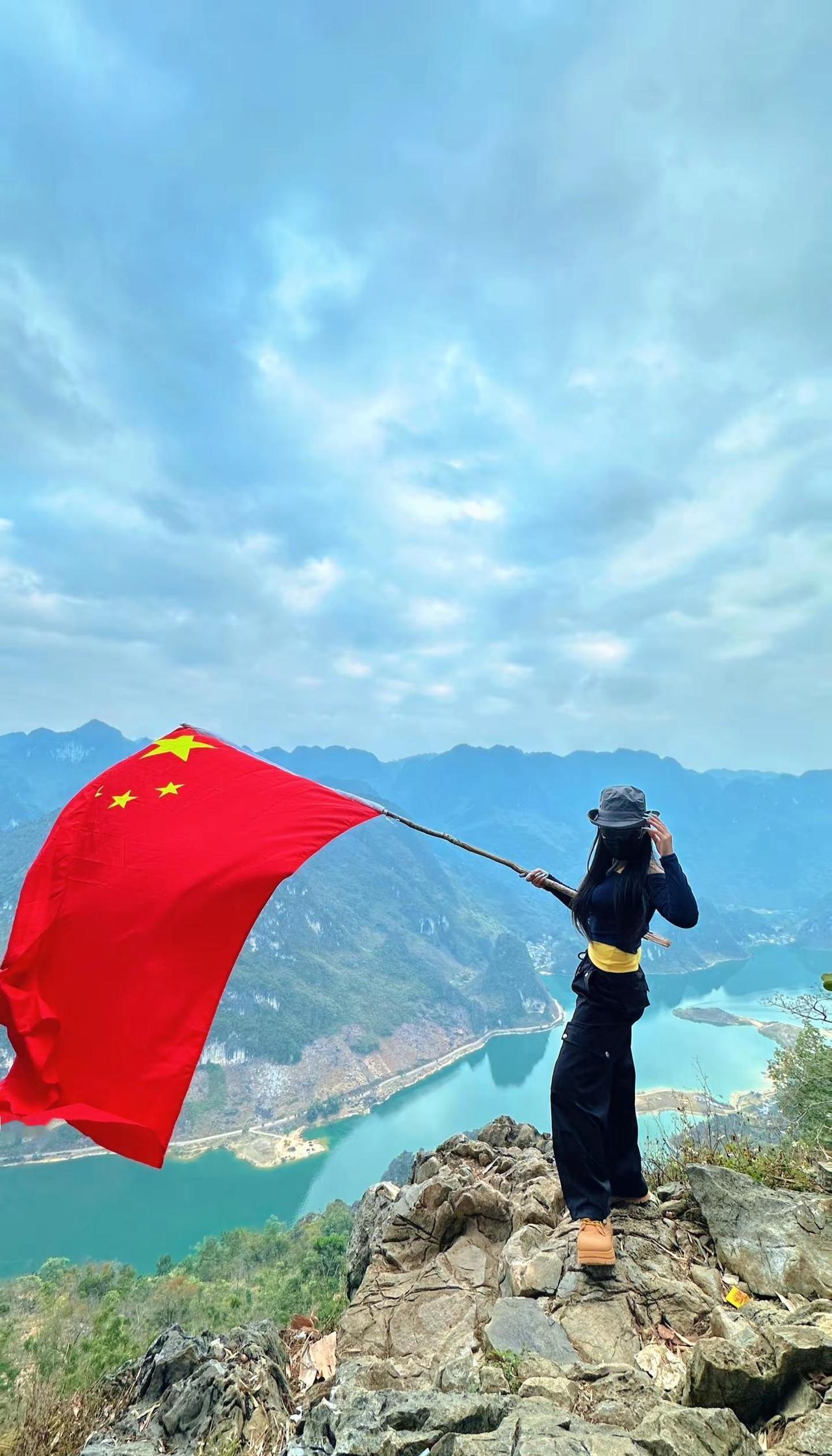 愿我依然勇敢而明媚喜欢感受大自然的气息🍀爬山推荐