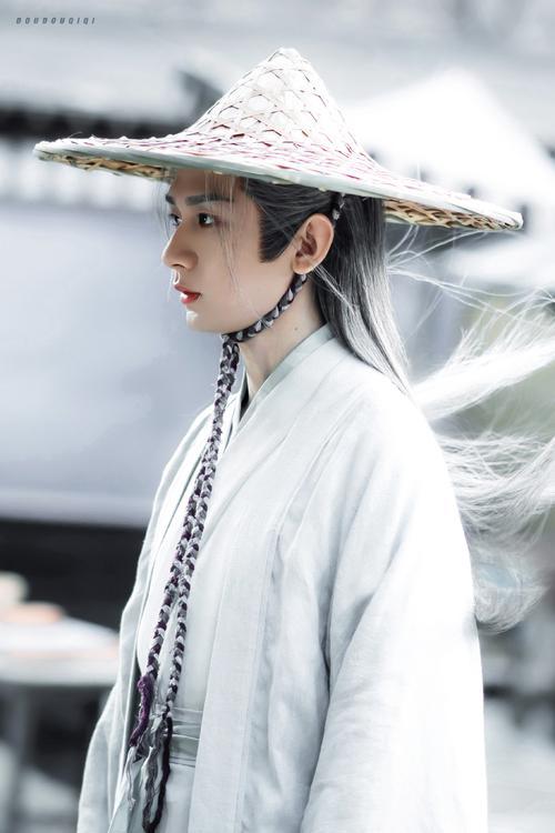 《长安二十四计》最近热度很高！昨晚更新的第32集上线后，引发不少讨论。剧中关