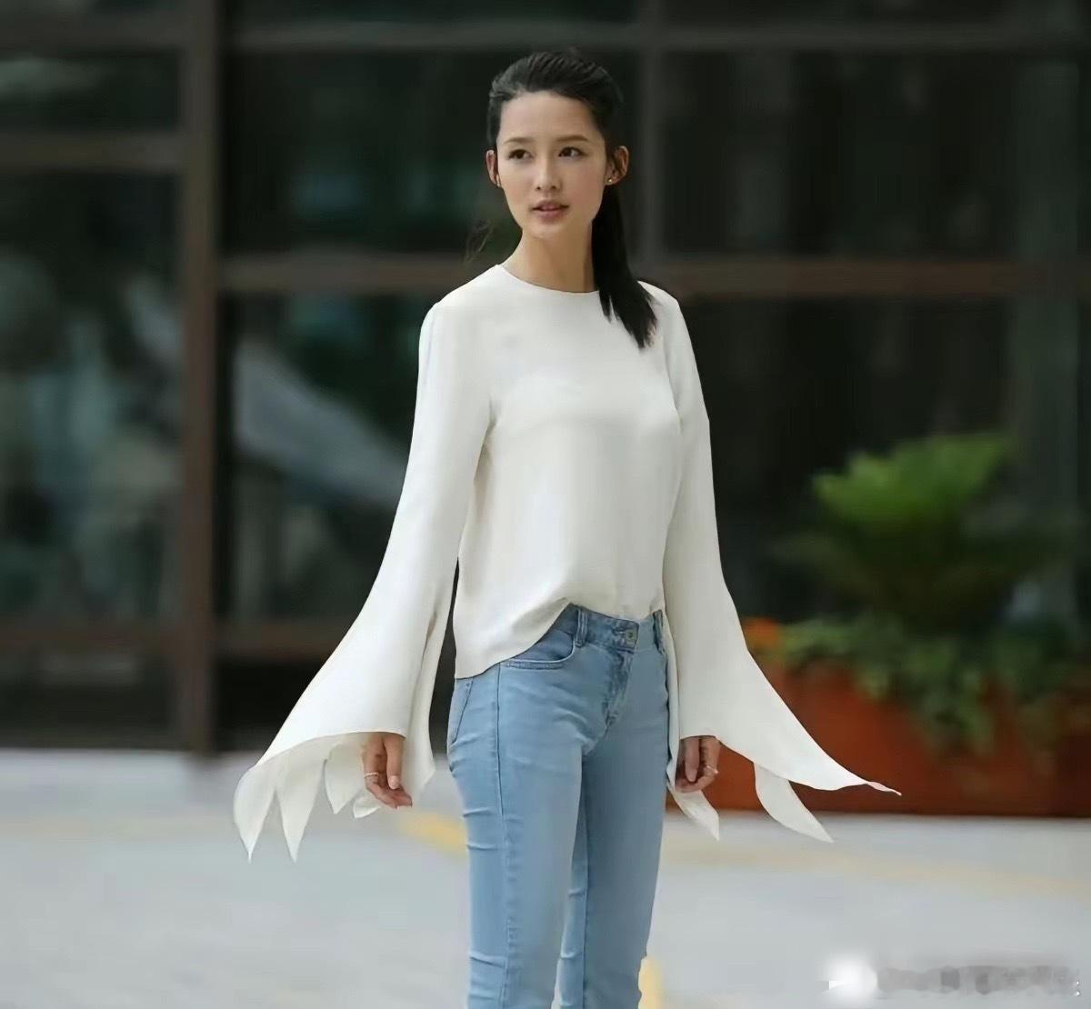 我算是明白了，为什么只有李沁被叫做“国民白月光”了！这最关键的的因素，不在长相，