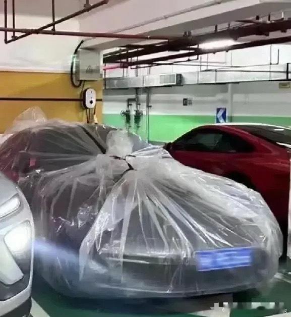 停车场里的一幕，不得不说，惊呆了。​​​