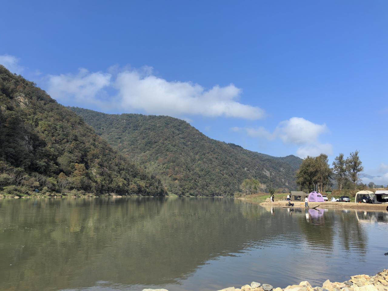桓仁是个美丽的地方，随便的一下停留就是美景，年龄越大，越不想回城市，看到高