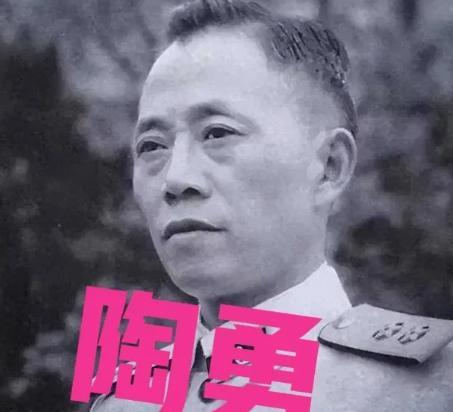 1941年，海匪要把陶勇送给日本人，陶勇盯着孙二虎说：“你知道他们杀了多少人吗？