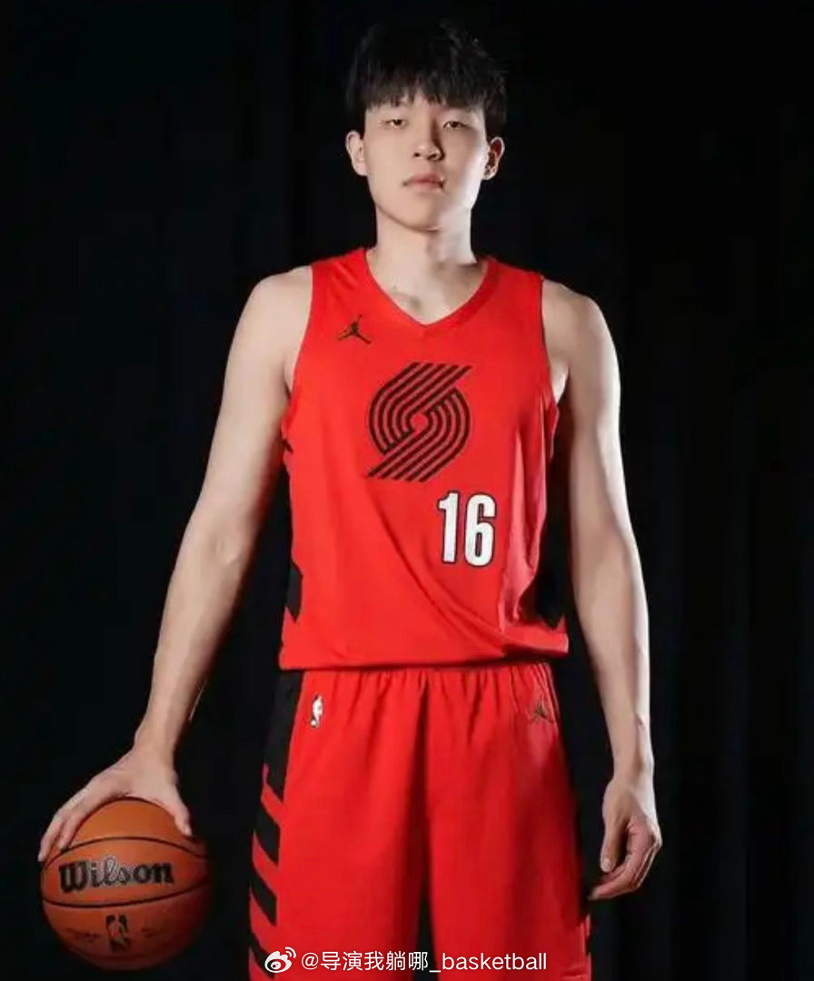 开拓者还有一个月的时间来考虑如何处理杨瀚森的合同，根据NBA劳资规定球队需在每年