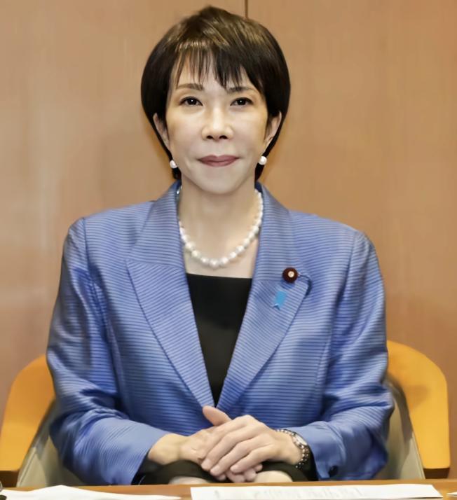 日本突然掀桌子了。 东京宣布，从2026年7月起，日本进口的原油将实现“10